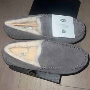 Men’s UGG Grey Ascot New size 10.